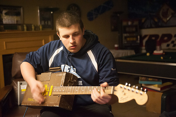 John Billow, guitarist_REC4293