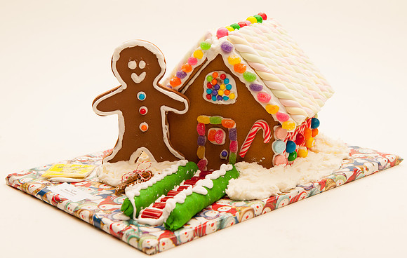 TFP Gingerbread House-6735