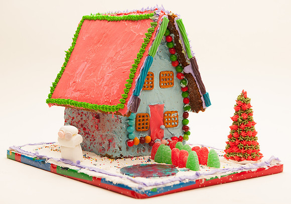 TFP Gingerbread House-6710