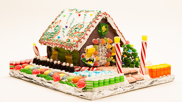 TFP Gingerbread House-6661
