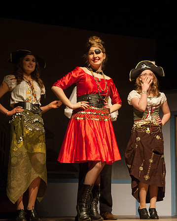 RUHS Drama "How To Succeed in Business"_REC9020