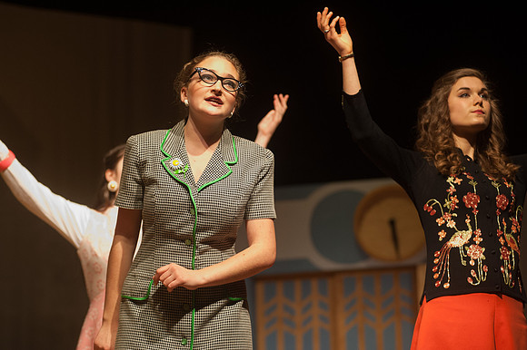 RUHS Drama "How To Succeed in Business"_REB0487