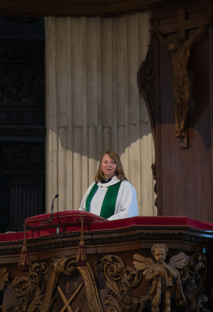 Clare at St. Paul's Cathedral_RED5769