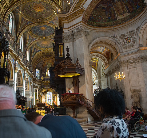 Clare at St. Paul's Cathedral_RED5775