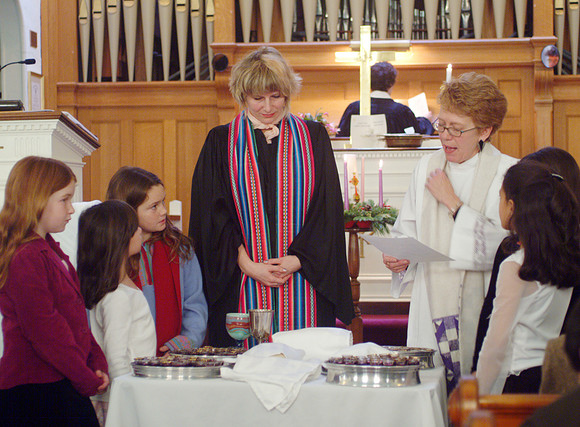 Kids Help Serve Communion